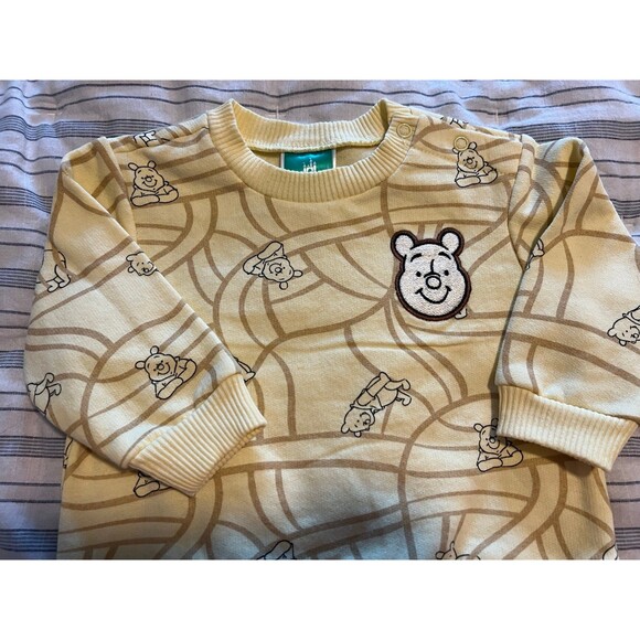 Disney Baby Winnie The Pooh Embroidered Patch Crewneck Sweatshirt Size 3-6 Month - Picture 4 of 8